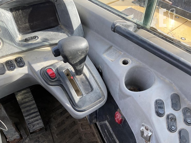 2014-komatsu-hm400-3-image-11