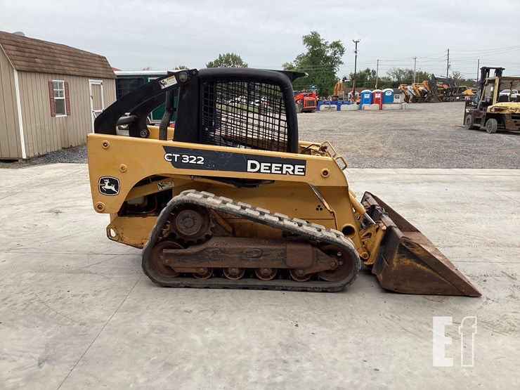 2005-deere-ct322-image-5