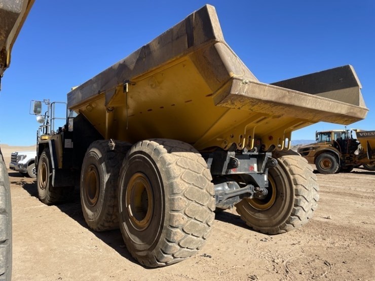 2021-komatsu-hm400-image-2