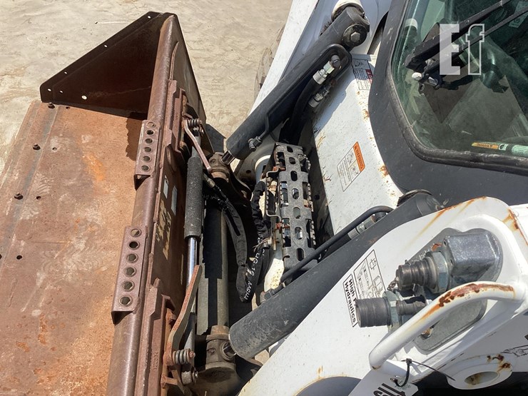 2017-bobcat-s740-image-10