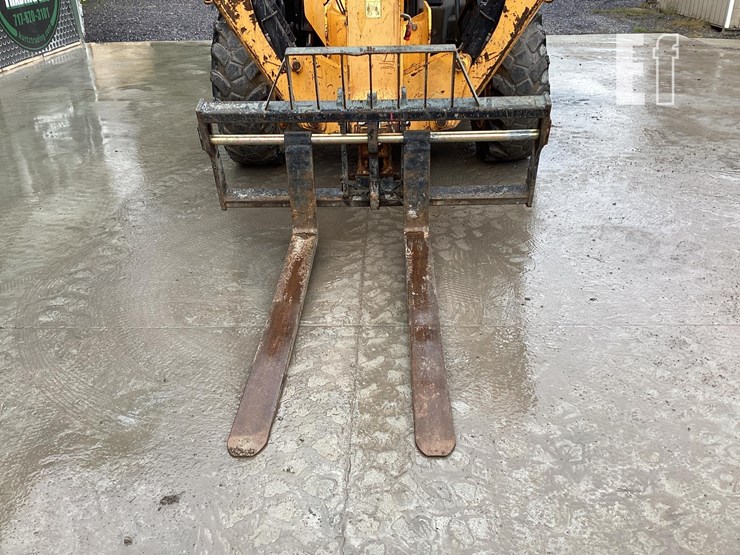 2017-jcb-512-56-image-9