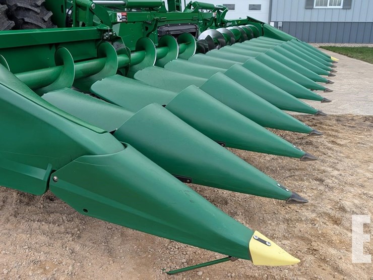 john-deere-c12f-image-13