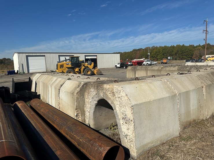#32729-•-lot-of-(7)-~57"x80"-concrete-culvert-sectionss-image-8