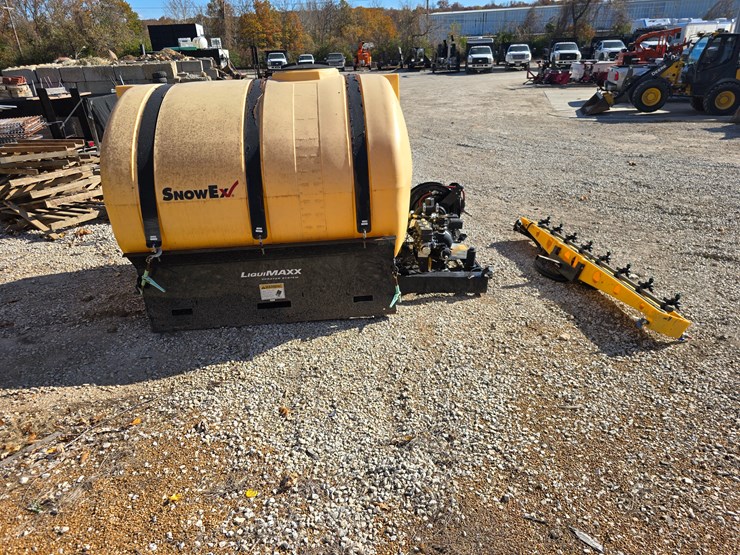 #22370-•-1200-gallon-snowex-liquimaxx-spray-rig-image-11