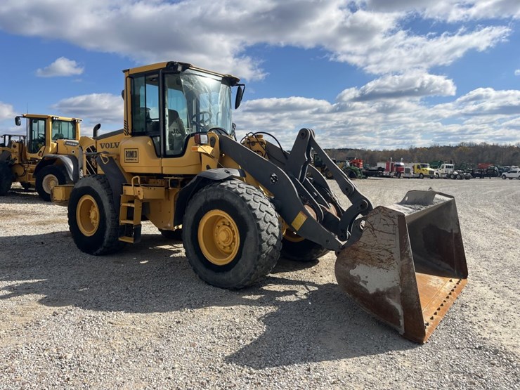 2010-volvo-l60f-image-7