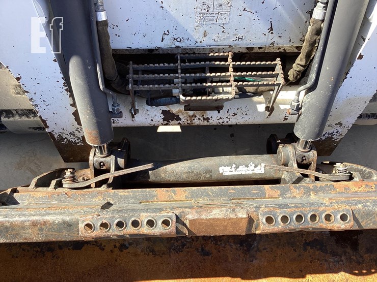 2011-bobcat-t770-image-10