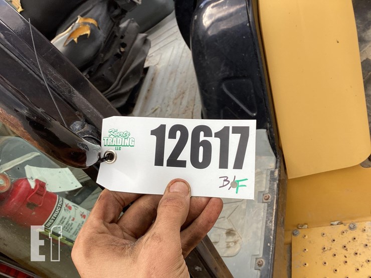 2004-caterpillar-416d-image-18