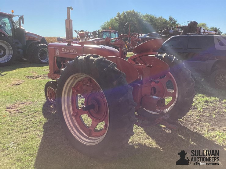 1953-farmall-super-m-2wd-tractor-image-7