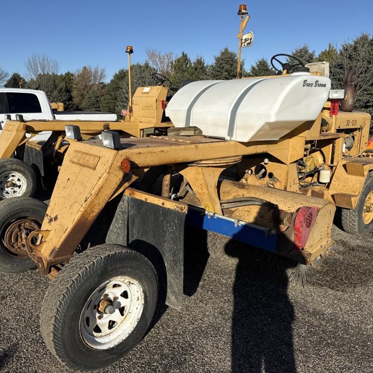 #1989 • Ingram 8’ Sweeper