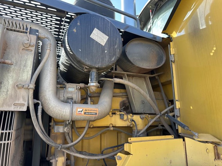 2006-deere-744j-image-25