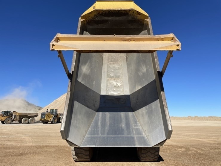 2021-komatsu-hm400-image-18