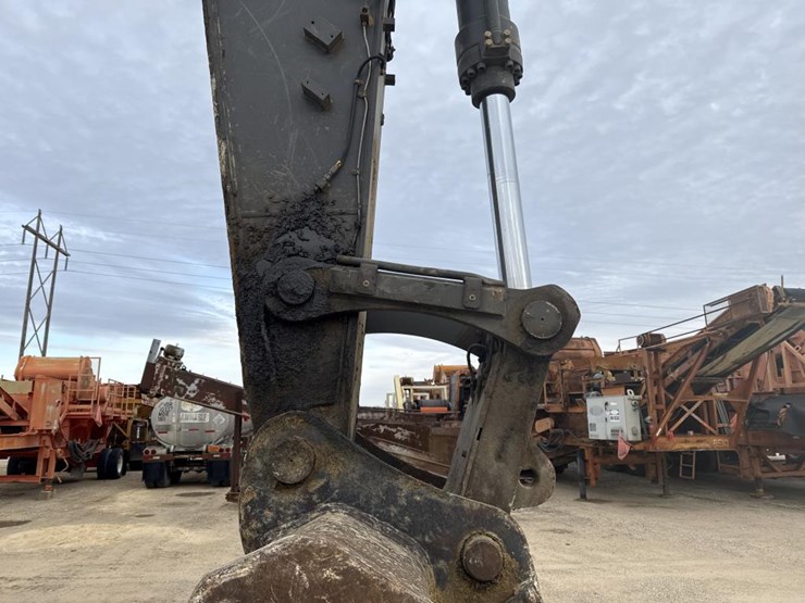 #1881-•-2020-volvo-ec480e-excavator-image-13