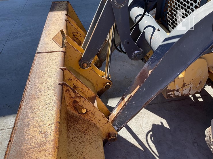 2010-deere-410j-image-10