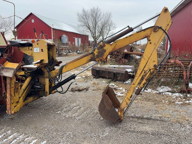long-mfg.-3-point-backhoe-attachment-image-3