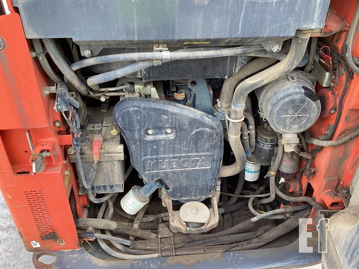 2022-kubota-ssv75-image-11