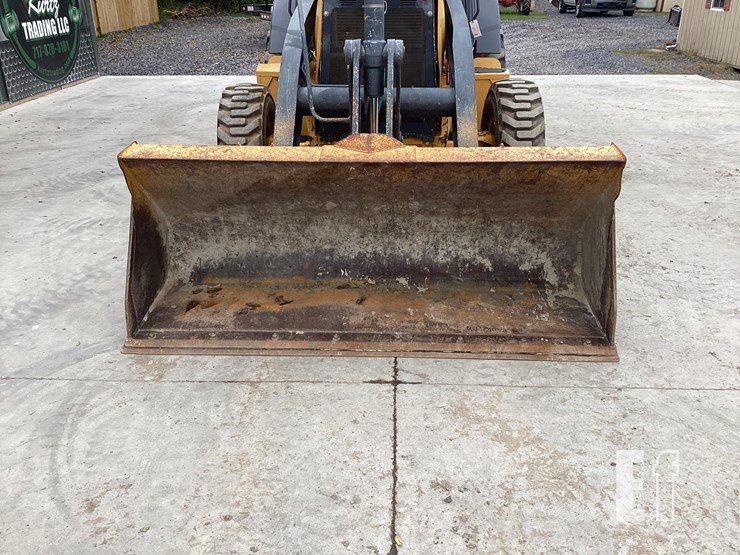 2017-deere-410l-image-9