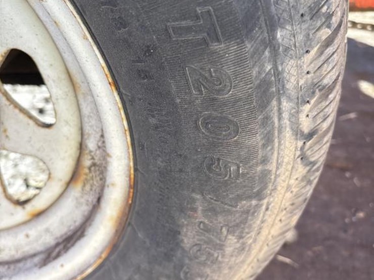 #3808-•-72"-ride-on-power-broom-image-36