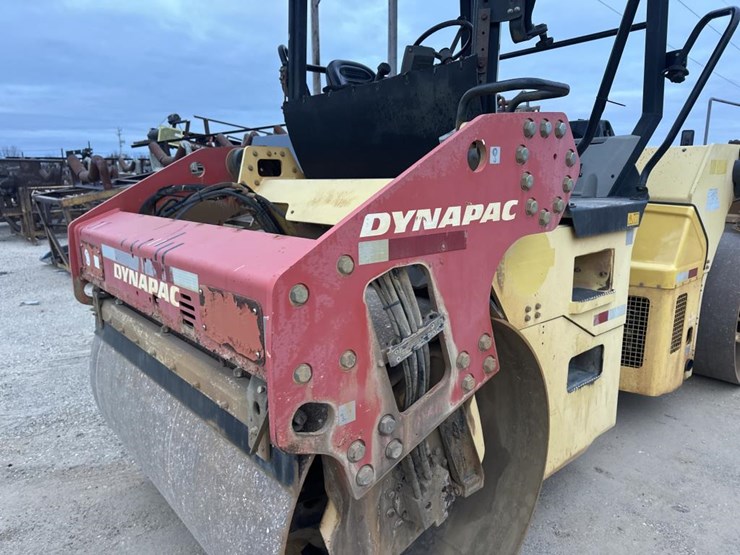 2009-dynapac-cc324-image-9