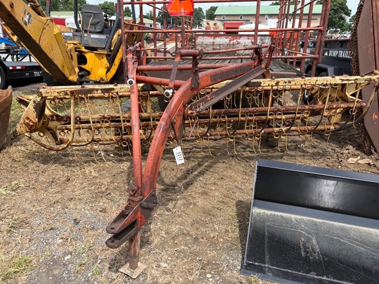 new-holland-258-image-2