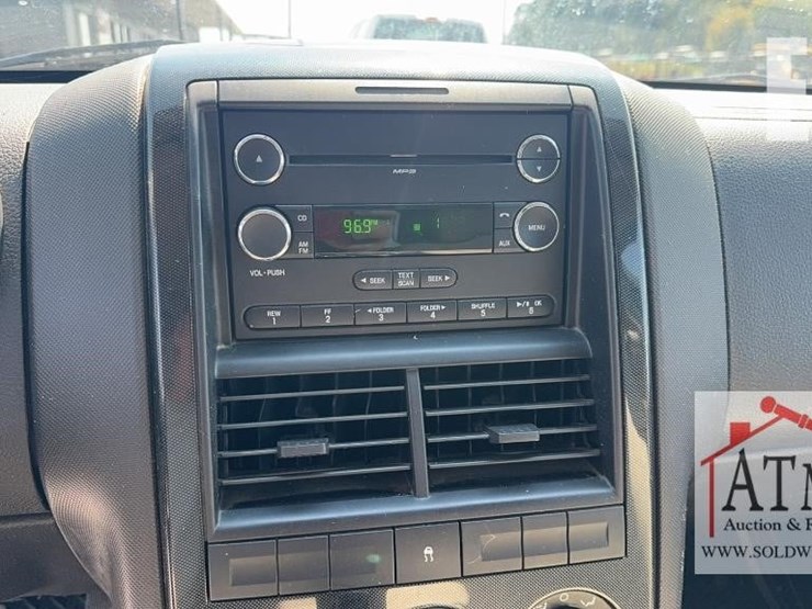 2008-ford-explorer-xlt-image-15