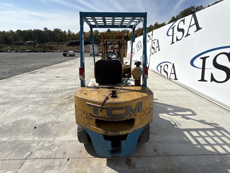 #5082-•-tcm-fvd25-forklift-image-4