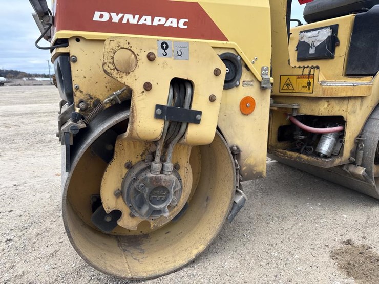 2009-dynapac-cc900-image-10