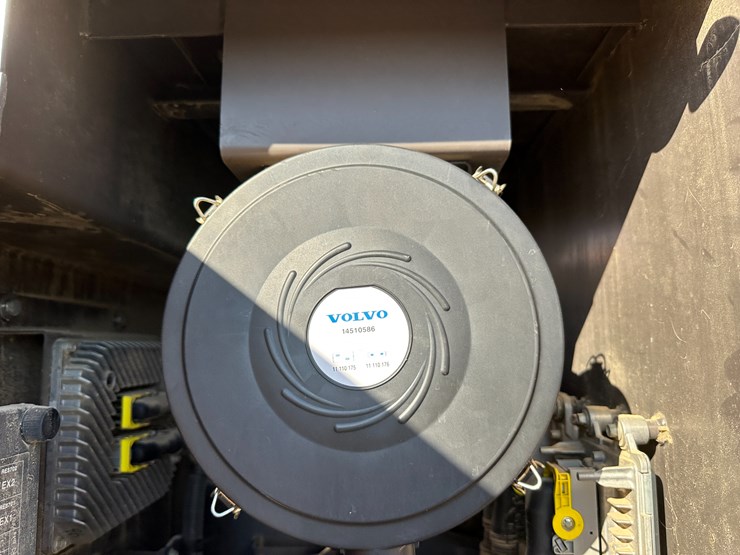 #32825-•-volvo-ec200e-crawler-excavator-image-73