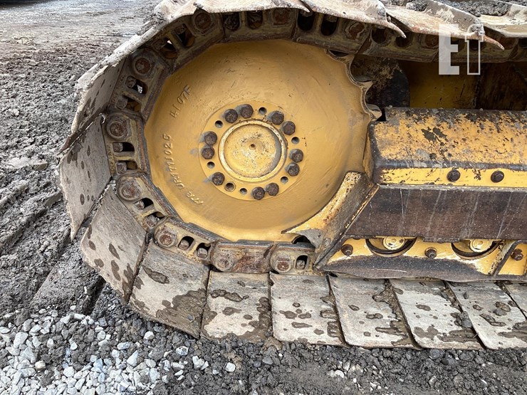 2017-deere-650k-lgp-image-13