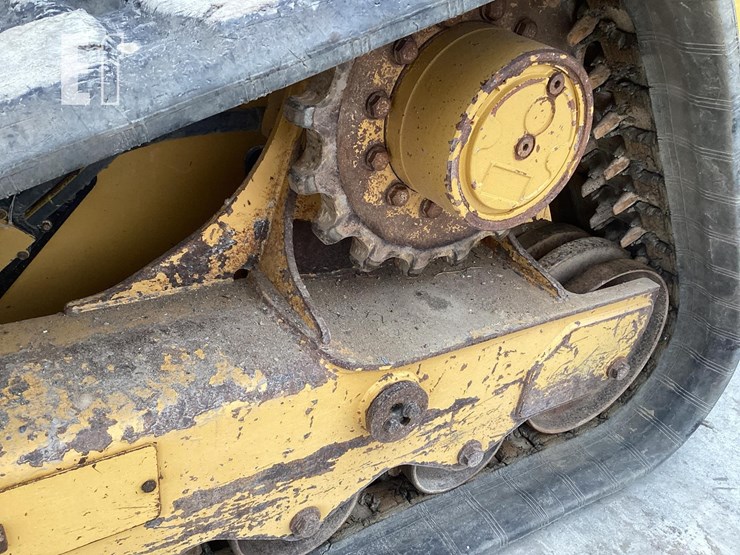 2021-caterpillar-299d3-image-12