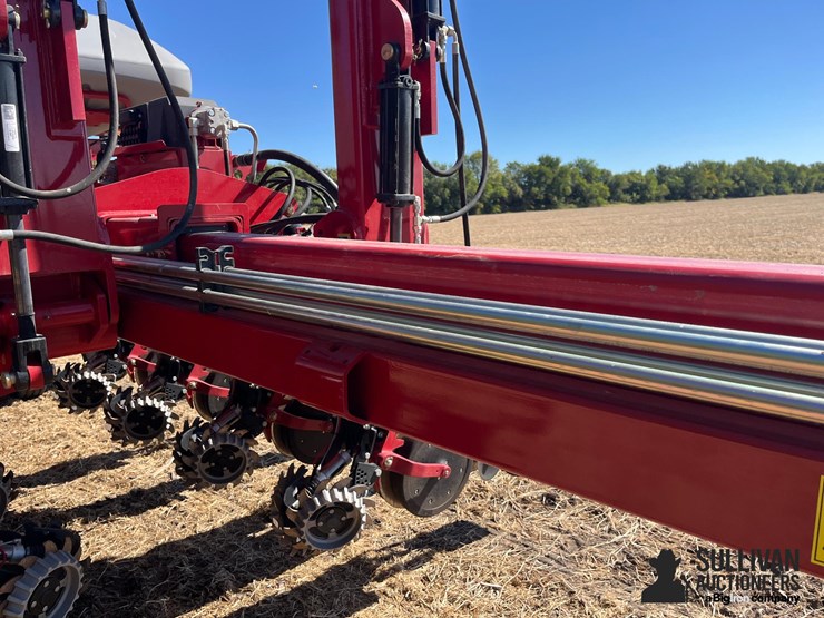 2023-case-ih-2150-image-18