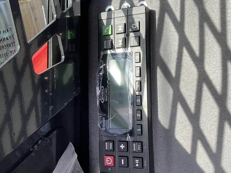 2025-kioti-tl750-image-19