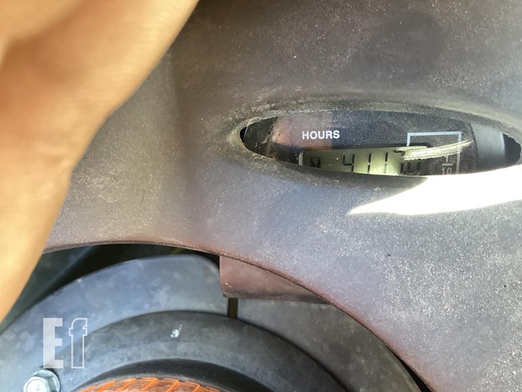 2015-raymond-520opc30tt-image-11