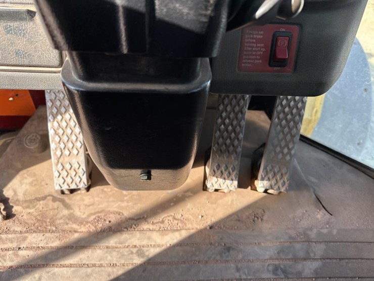 2006-deere-744j-image-37