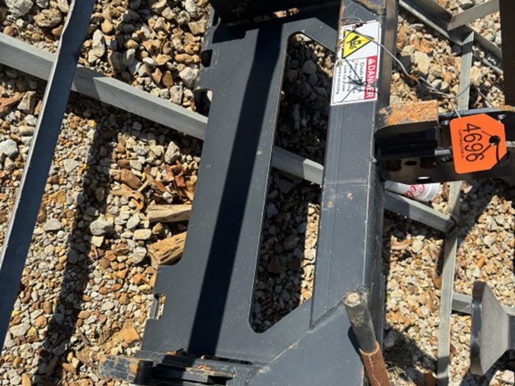 #4696-•-3-point-quick-attach-plate-image-1