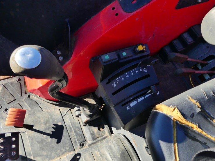 massey-ferguson-4710-image-16