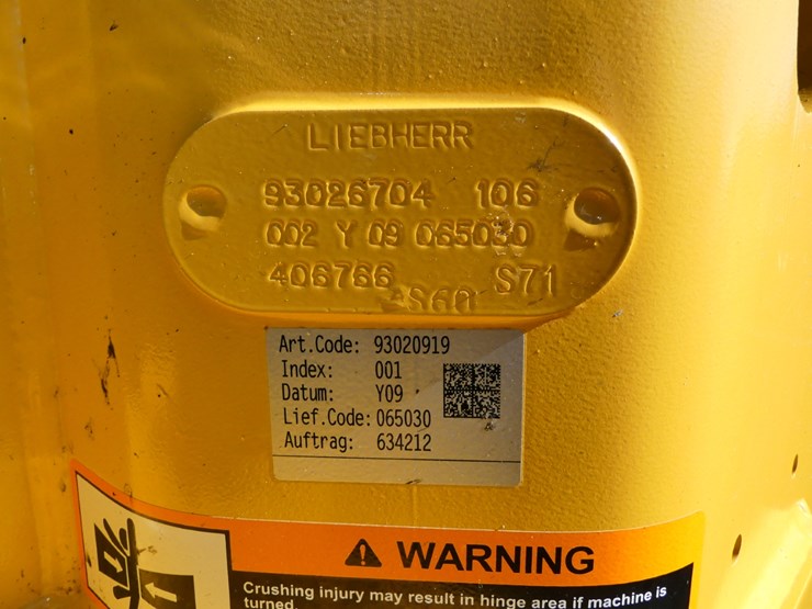 2021-deere-204l-image-9