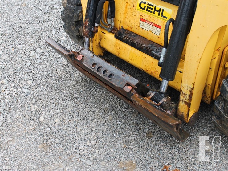 2021-gehl-r165-image-3