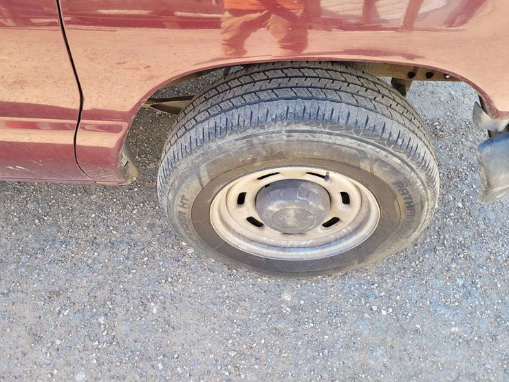 2004-ford-e150-image-13