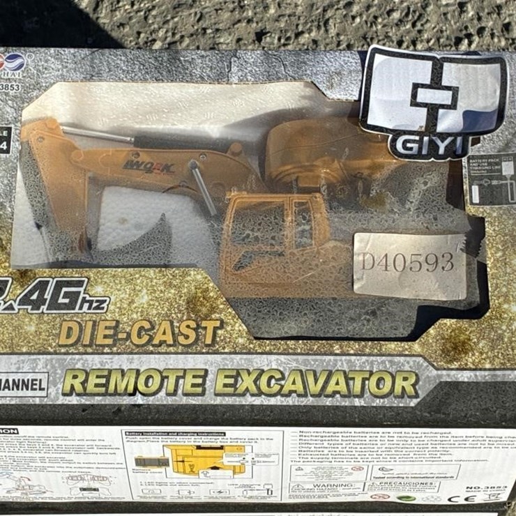 Remote Control Excavator Toy (QTY 3)