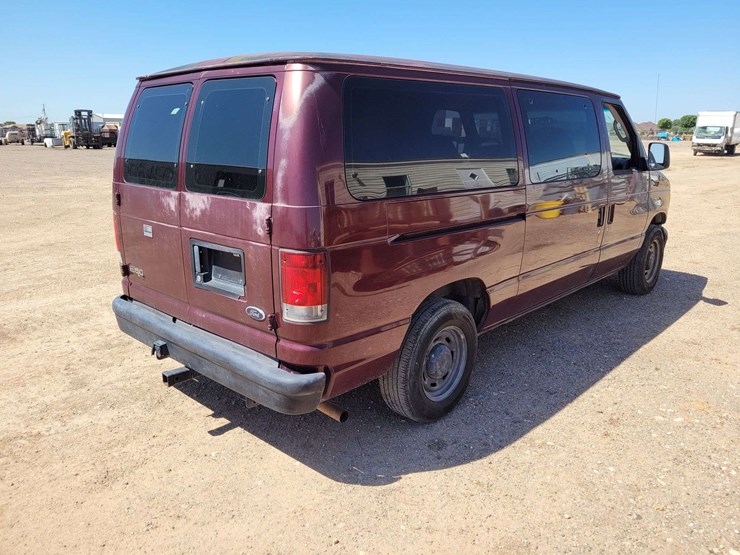 2004-ford-e150-image-3