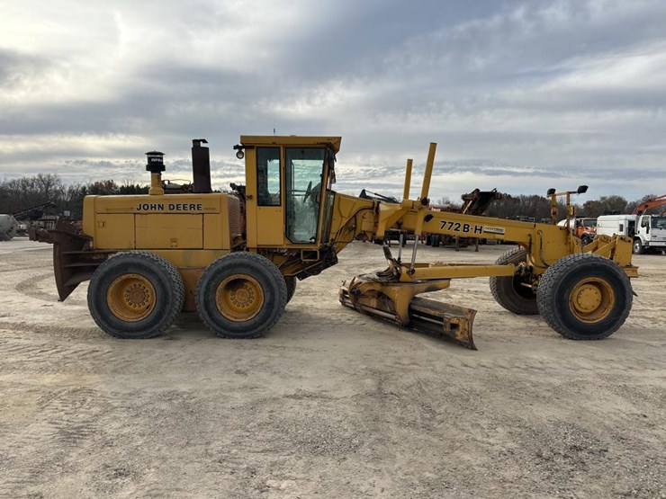 1989-john-deere-6-image-6