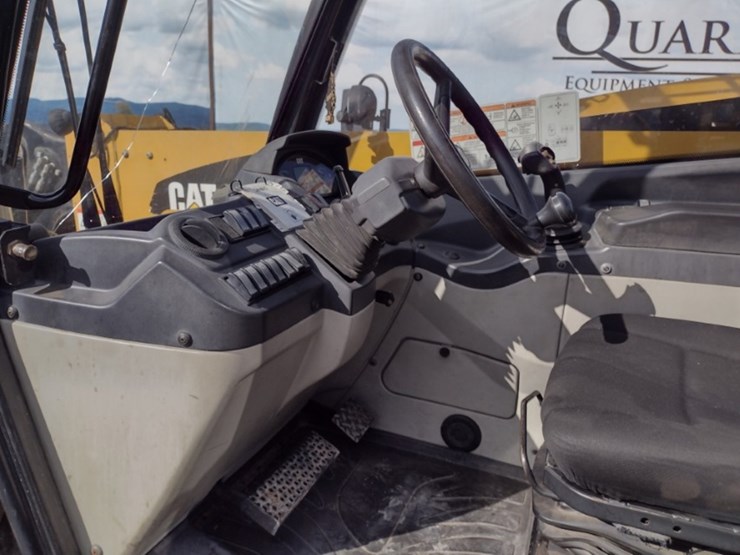 13-cat-407c-telehandler-w/bucket-&-forks-(qea-5956)-image-12