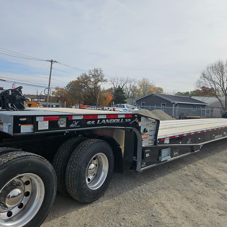 2025 LANDOLL 440