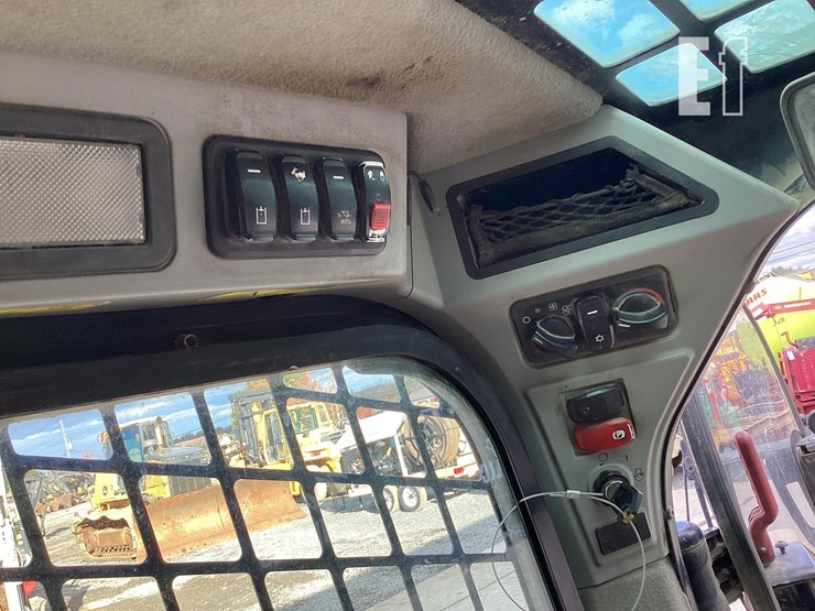 2020-caterpillar-259d3-image-18