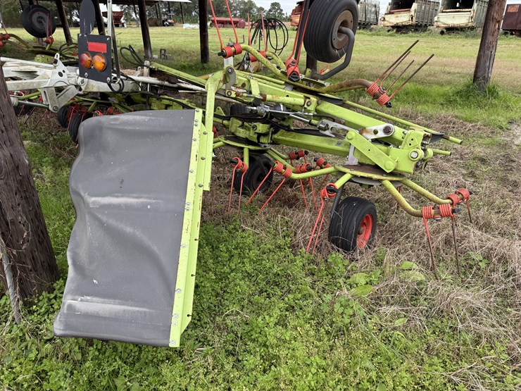 2018-claas-volto-900-image-6