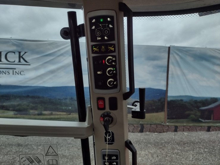 23-massey-ferguson-mf7s155-tractor-(qea-4008)-image-12