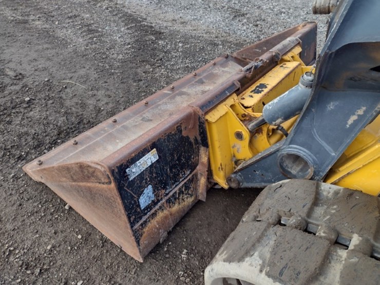 18-deere-333g-image-18