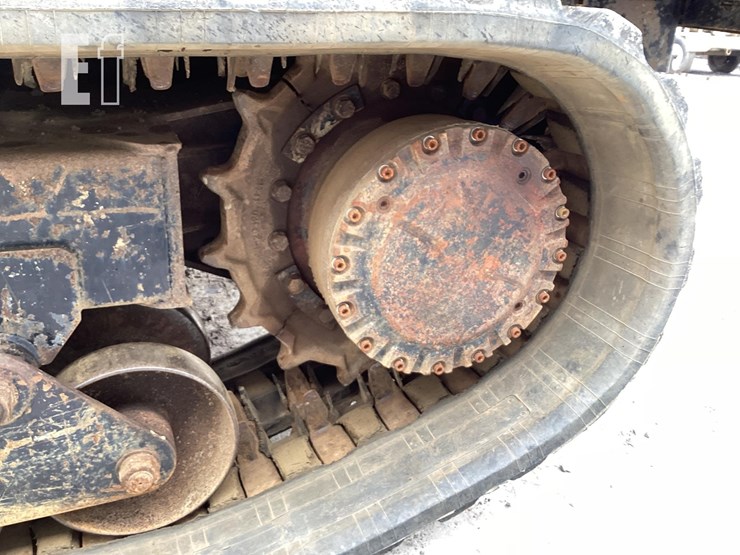 2015-morooka-mst2200vd-image-9