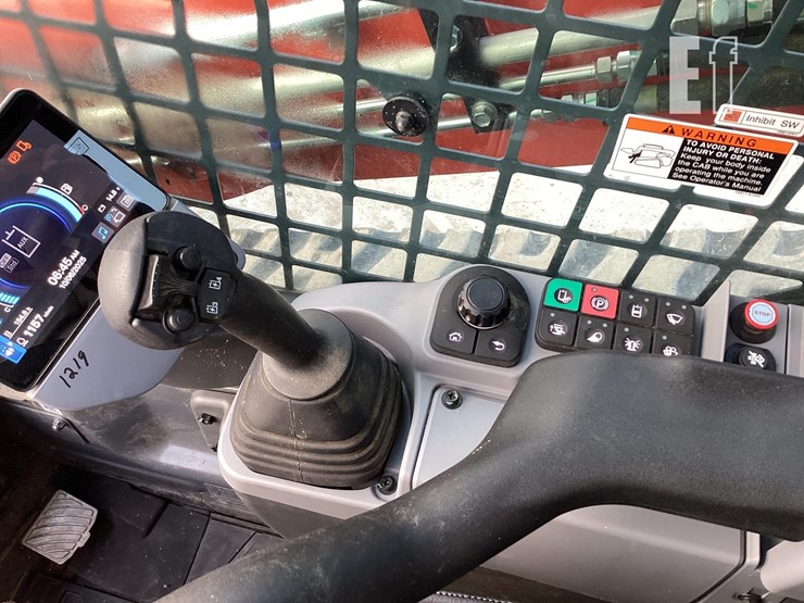 2024-kubota-svl75-3-image-16