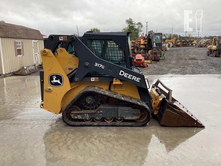 2020-deere-317g-image-5